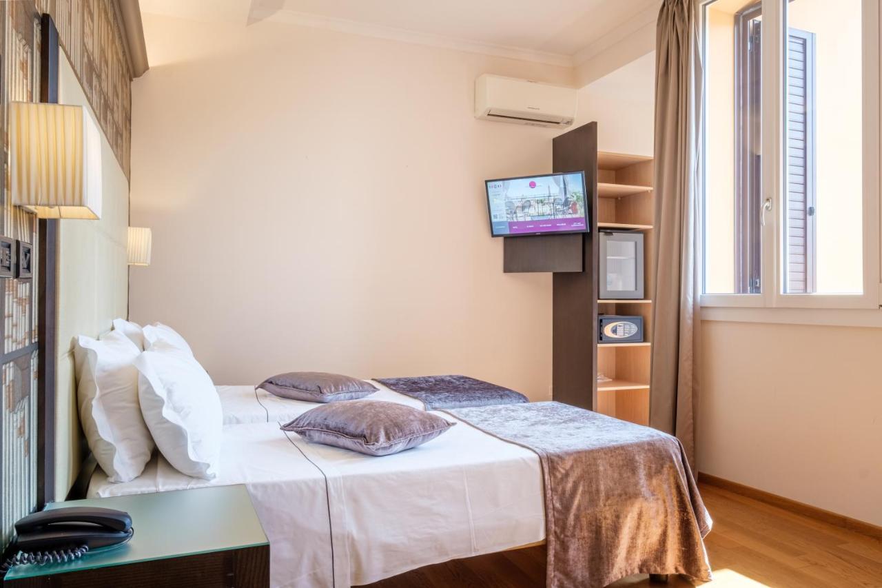 Hotel Touring โบโลญญา ภายนอก รูปภาพ