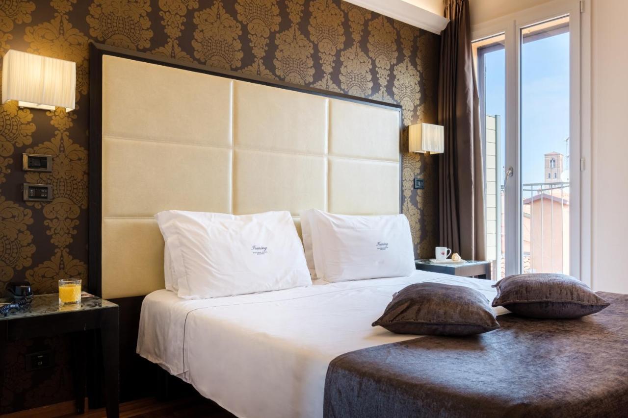 Hotel Touring โบโลญญา ภายนอก รูปภาพ