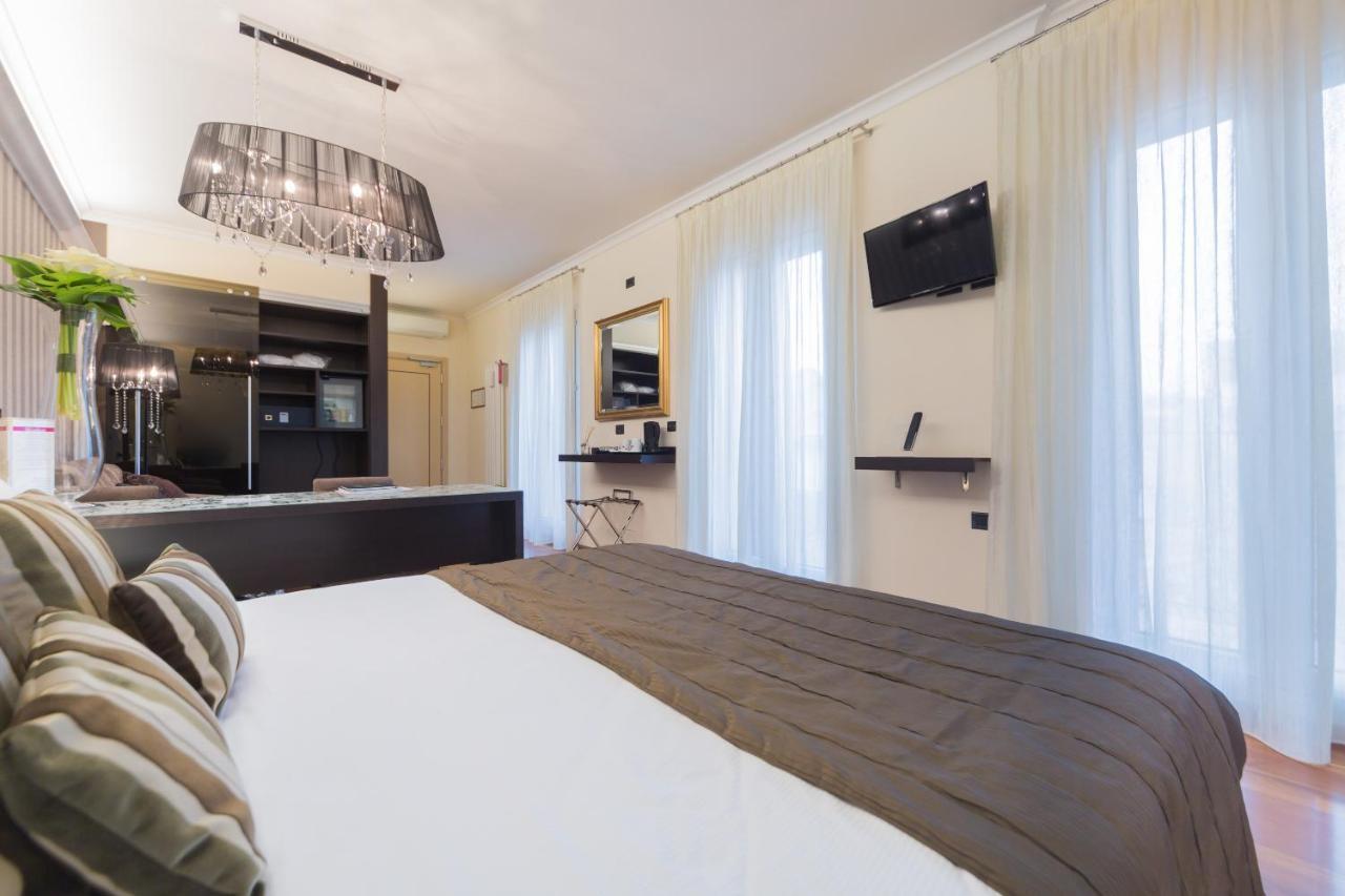 Hotel Touring โบโลญญา ภายนอก รูปภาพ