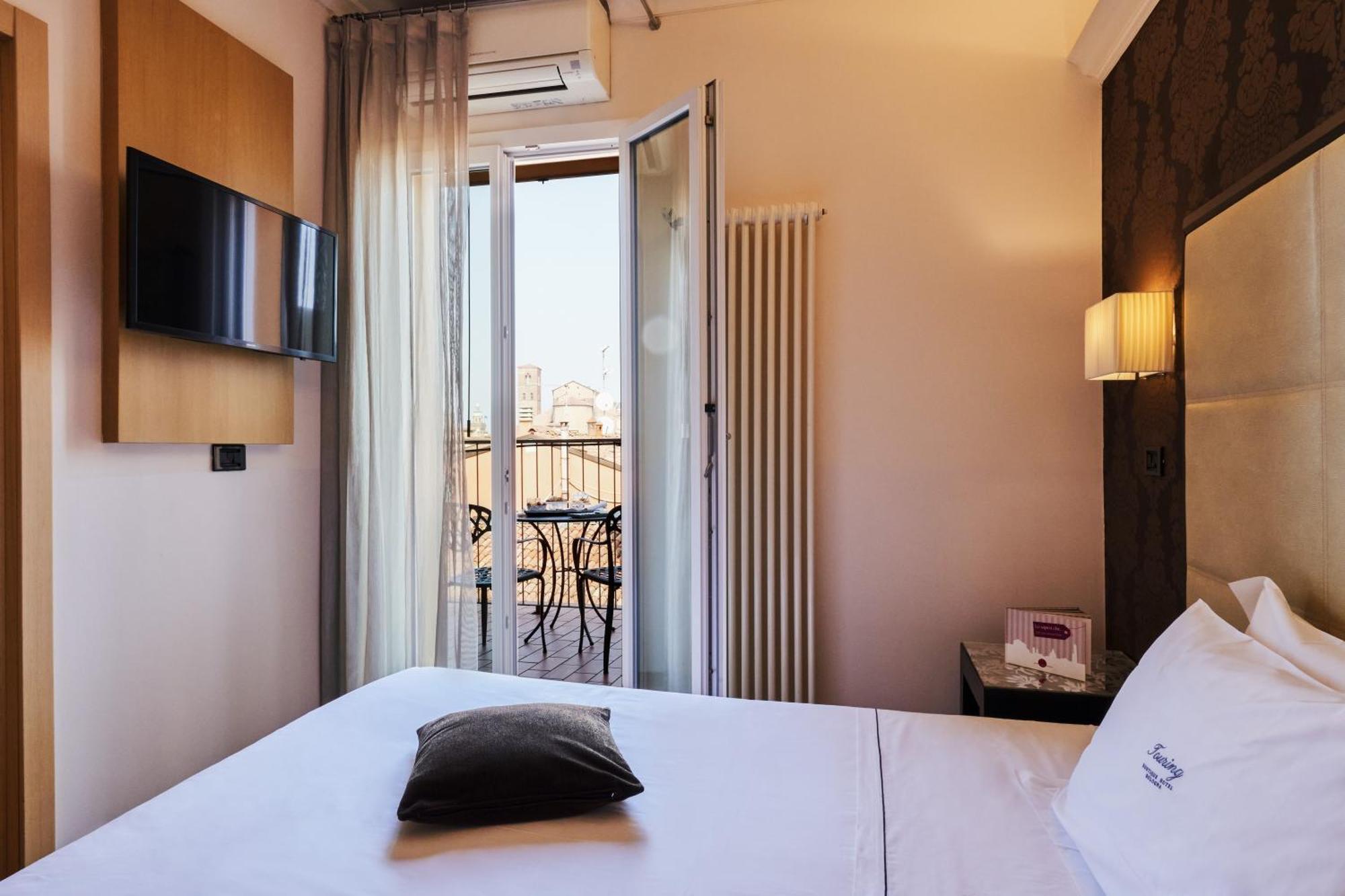 Hotel Touring โบโลญญา ภายนอก รูปภาพ